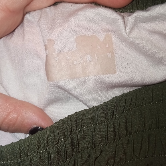 Under Armour athletic shorts - Picture 3 of 3